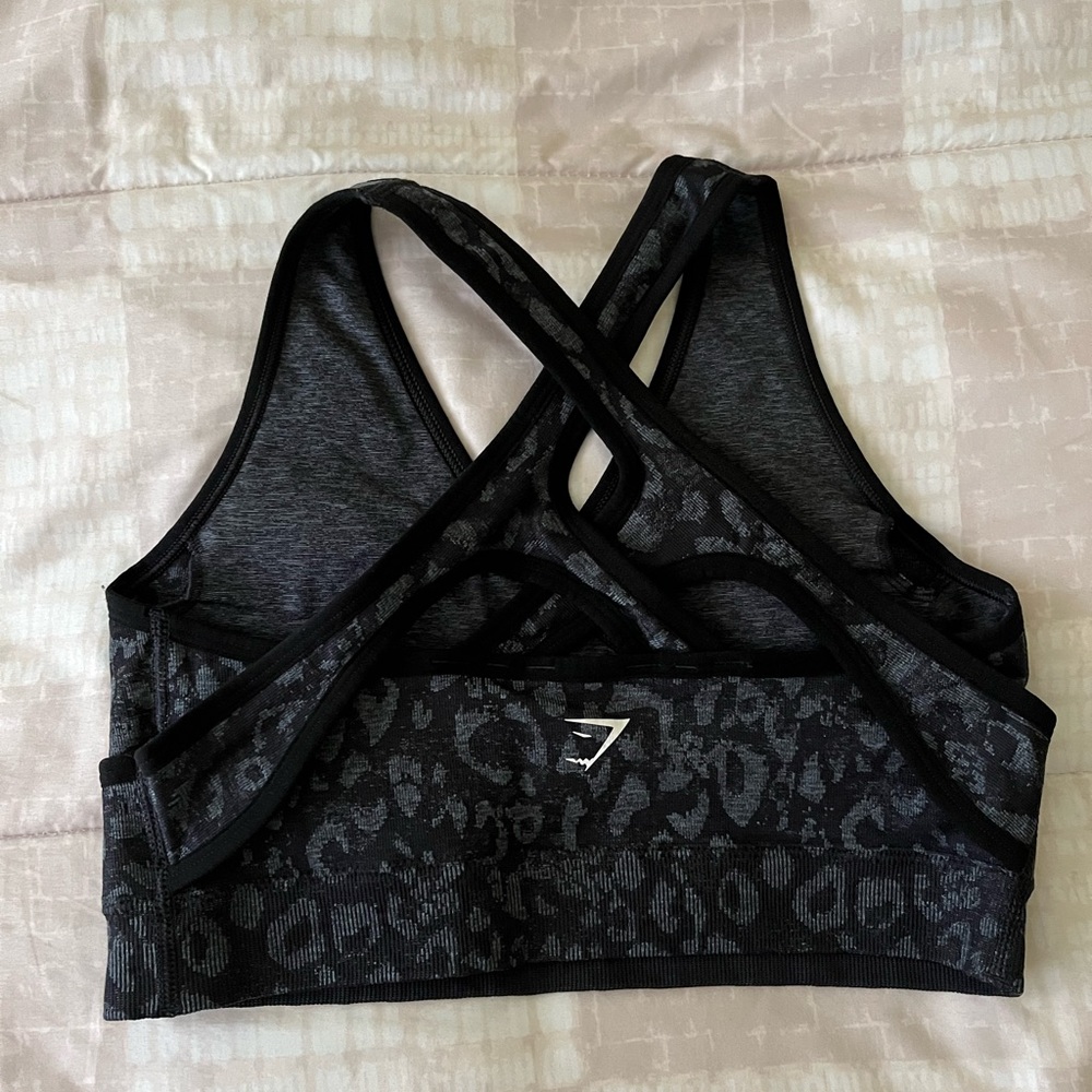 Women’s Gymshark sports bra- adapt animal seamless